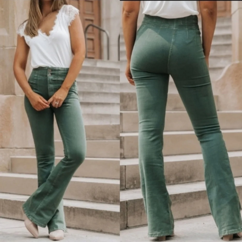 NWT FREE PEOPLE | JAYDE FLARE CORDUROY IN FOREST $98